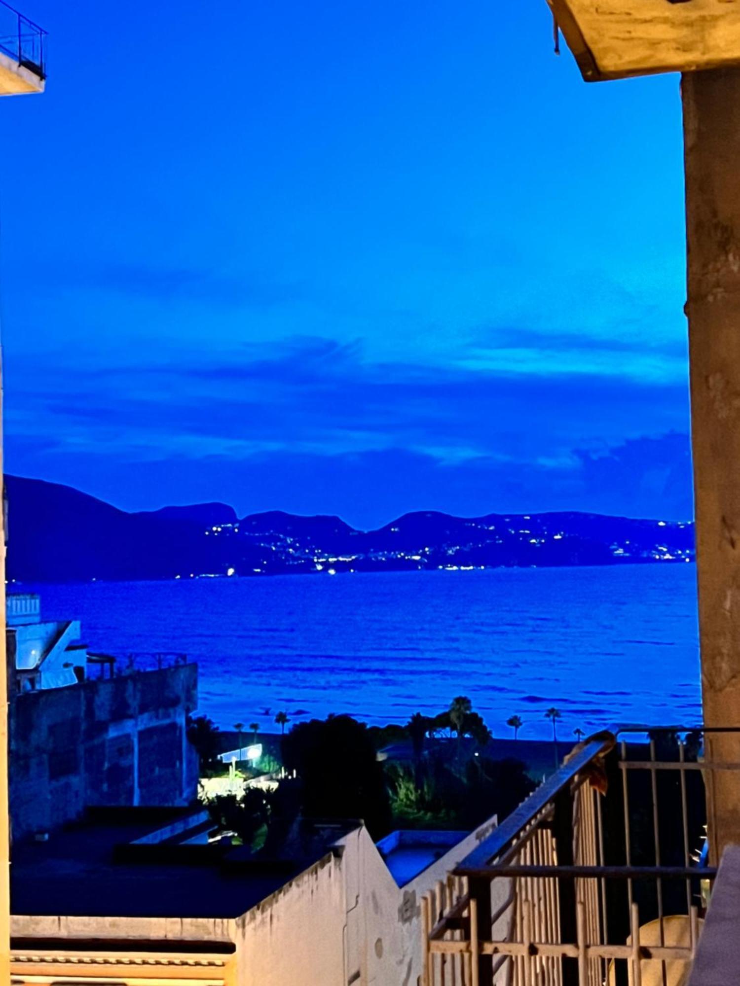 Appartement Sogno Di Mezza Estate à Torre Annunziata Extérieur photo